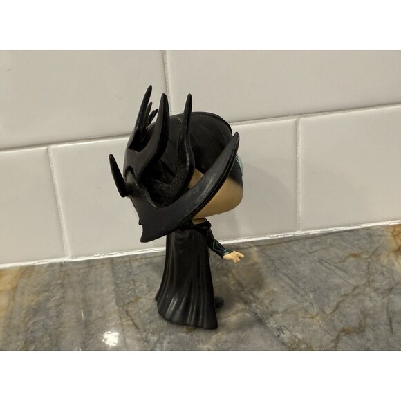 Funko POP! Marvel Thor: Ragnarok Hela Masked #243 Vinyl Action Figure - Picture 2 of 8